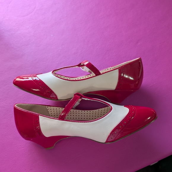 Red and Cream T-Strap Pointed Toe Heels - Picture 3 of 3